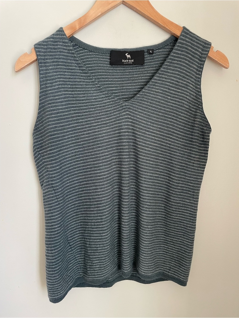 Black Goat Cashmere Silk Striped V-Neck Sweater Tank Top Size XL Layering Luxury